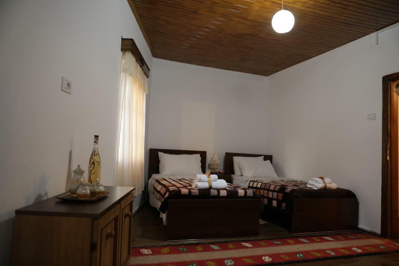 Guest House Mikel Берат Екстер'єр фото
