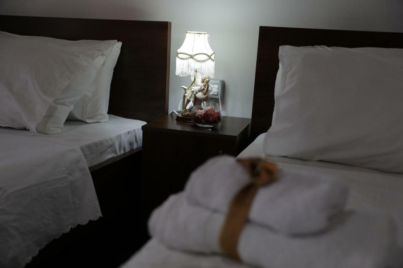 Guest House Mikel Берат Екстер'єр фото