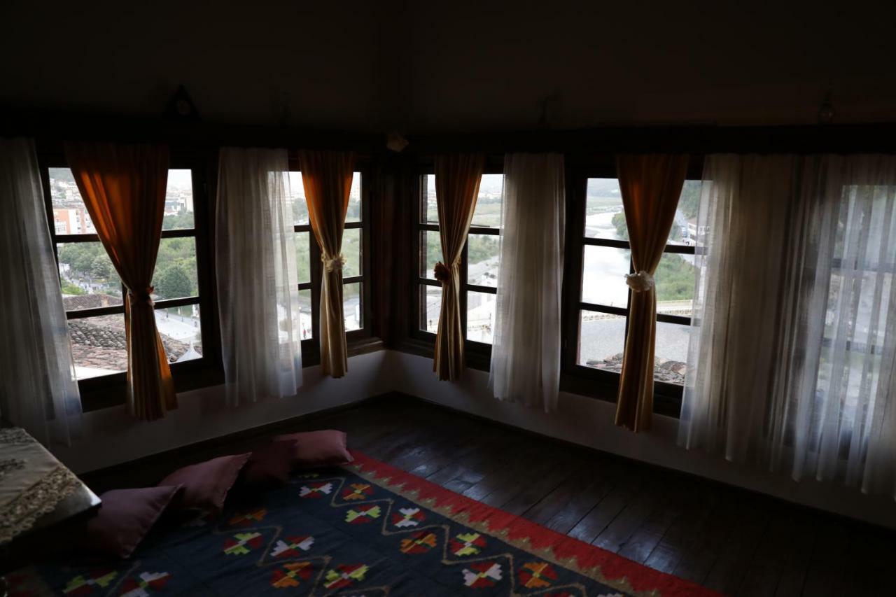 Guest House Mikel Берат Екстер'єр фото