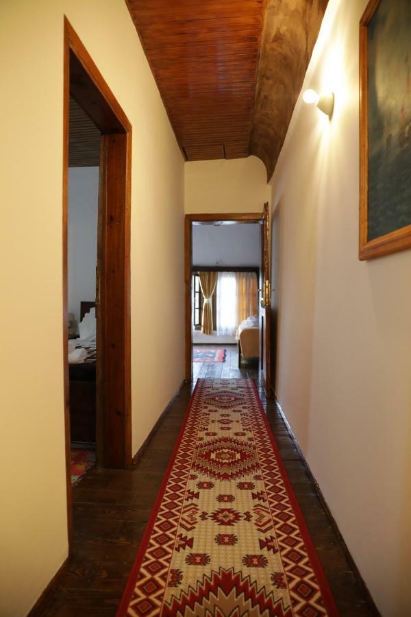 Guest House Mikel Берат Екстер'єр фото